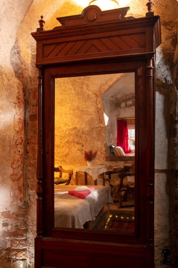 Palac Gorzanow エクステリア 写真